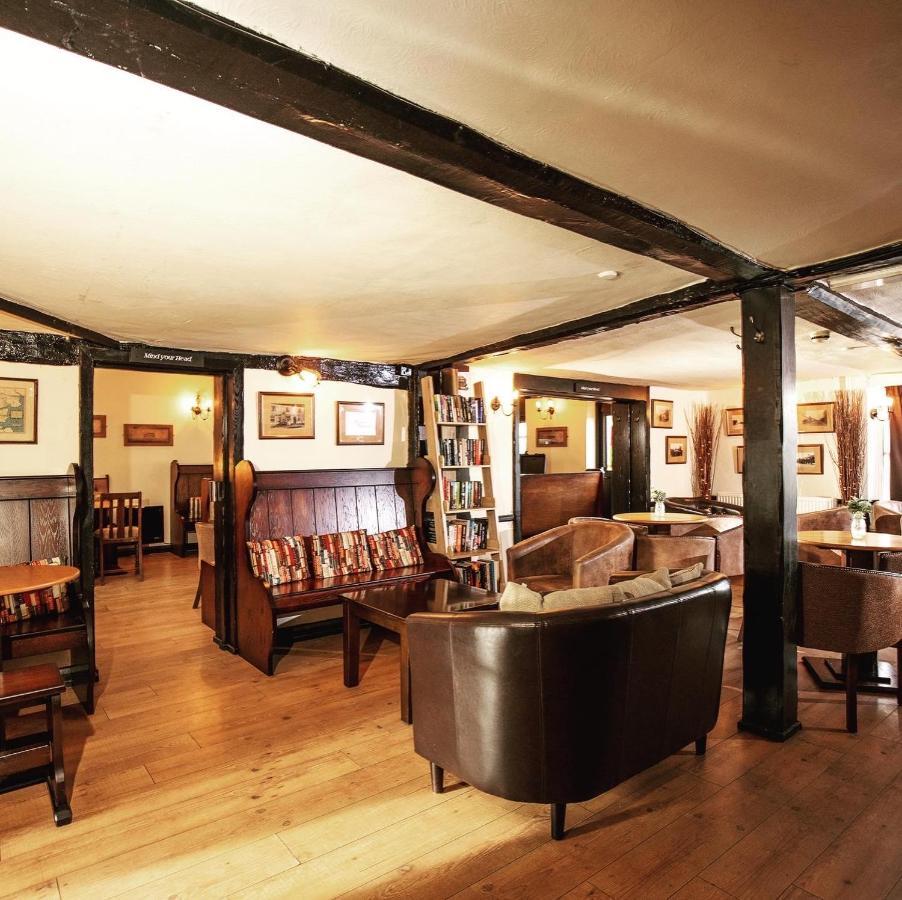 Sheering  The Cock Inn Hotel מראה חיצוני תמונה